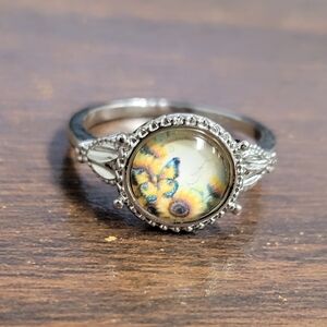 NIP- Beautiful silver Ring- w/ butterfly & sunflowers- size 10